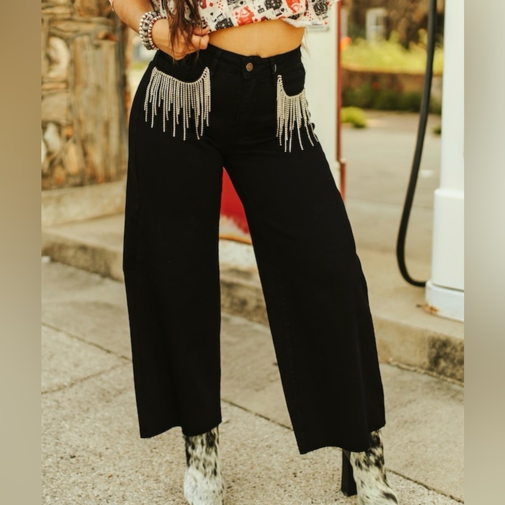 L&B Dolly Denim Crops - Black
